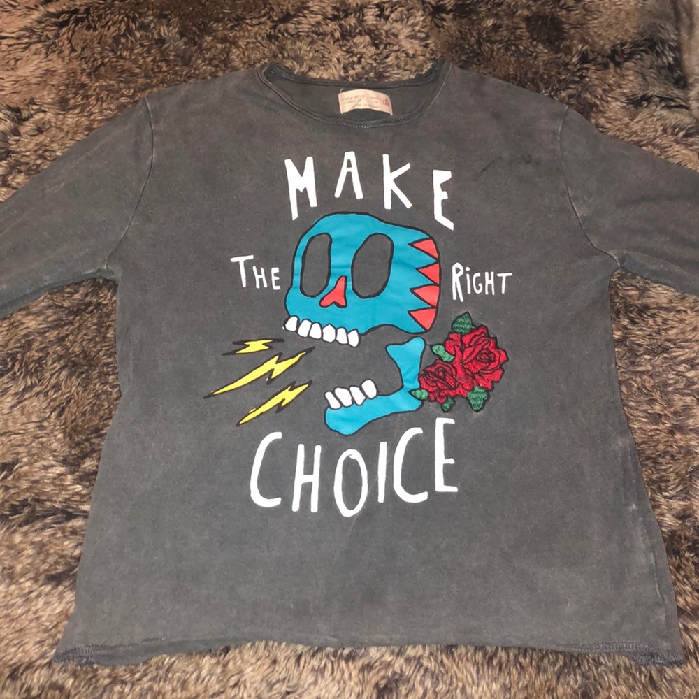 Zara’s long sleeve tee with design